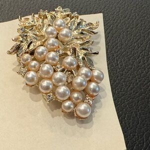 Vintage Brooch - Costume Jewelry